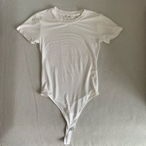 Aritzia Wilfred Baby Tee Bodysuit in White